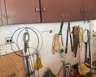 Garage Collectibles, Wood Furniture, License Plates, Electronics & Chicago Police Memorabilia