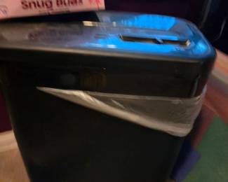 Staples Paper Shredder