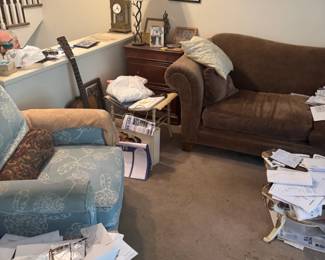 Traditional Living Room Furniture, Home Décor, Artwork, Lighting & Acoustic Guitar