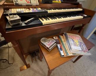 Hammond S6 Chord Organ with Bench