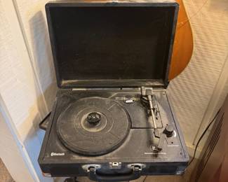 Innovative Technology Portable 3-Speed Suitcase Record Player