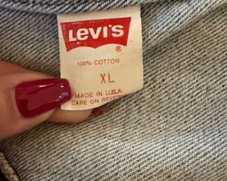 LEVI's