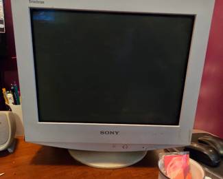 SONY Trinitron CRT Computer Monitor
