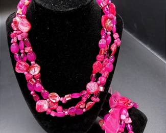 Pink Shell And Beaded Fashion Necklace And Bracelet Set