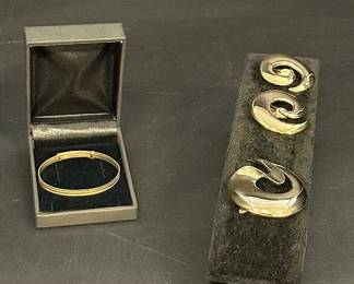 Gold-toned Lot Featuring A Vintage Adjustable Baby Christening Bracelet