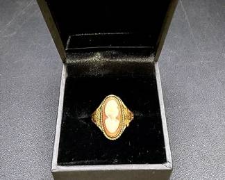 10k Gold Cameo Ring