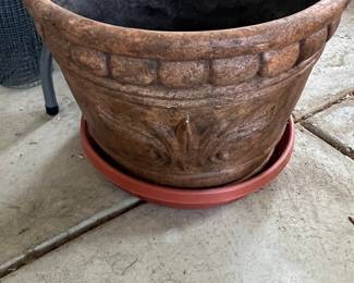 Fleur-de-Lis Resin Garden Planter with Saucer