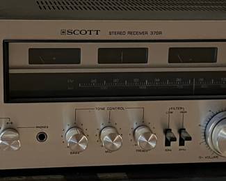 H.H. Scott 370R Stereo Receiver