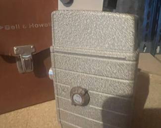 Bell & Howell 319 Sun Dial 8mm Movie Camera with Sunometer and Case