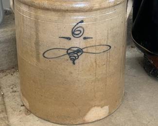 6-Gallon Bee Stinger Stoneware Crock