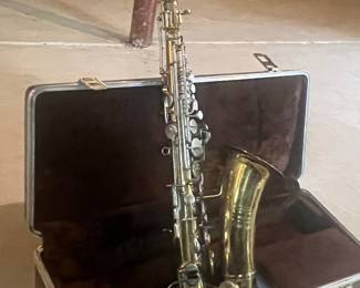 Buescher Aristocrat Alto Saxophone