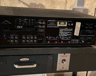 H.H. Scott 370R Stereo Receiver