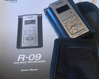 Edirol by Roland R-09 Digital Recorder