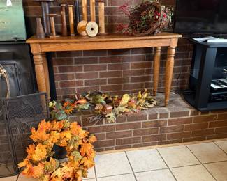 Sofa table. Very handsome. Quality. 