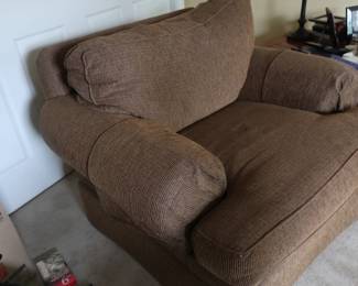 large Thomasville chair 41" x 43"