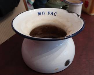 Mo pac spitoon