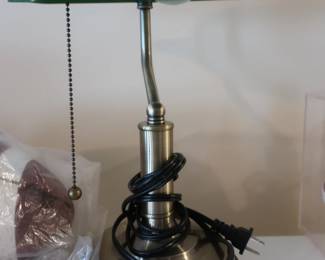 Desk lamp