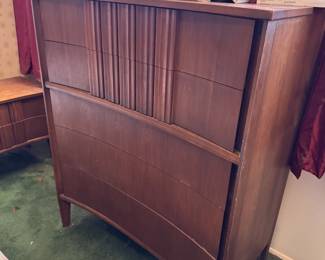 5-drawer tall dresser part of the MCM set. These are really cool if you like mid-century modern.