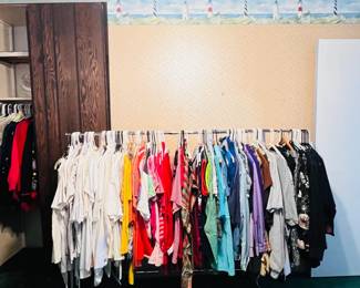 Vintage clothing size 8-18.