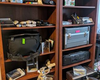 stereo equipment and home entertainment - TVs and Monitors Included