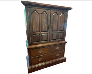Ethan Allen Vintage Wardrobe Dresser With Interior Drawers & Storage