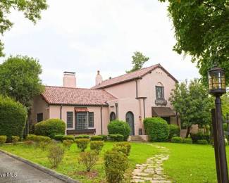 2133 Cumming Road front view