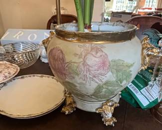 French Porcelain Jardiniere on Stand