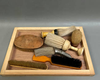 Lot 46: Vintage Collectible Brushes 