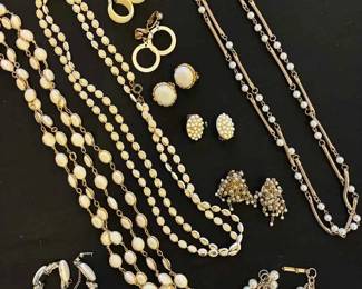 BO265Vintage White Costume Jewelry