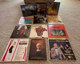 BO184Assortment of Books Vinyls