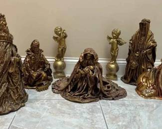 BO154Nativity Set With Angel