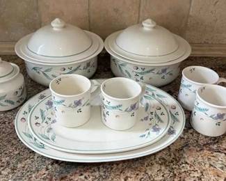 BO105Pfaltzgraff April Stoneware Dinnerware