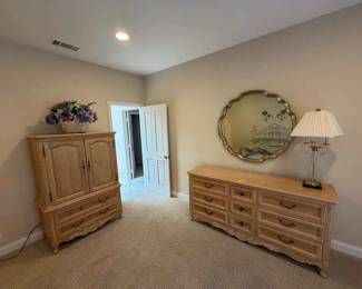 BO124French Provincial Style P Drawer Dresser W Armoire Wardrobe, Mirror Lamp