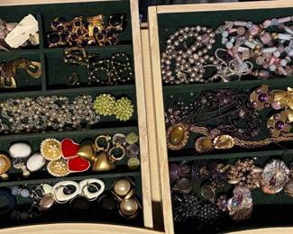 BO167Assorted Clip Back Earrings And Necklaces