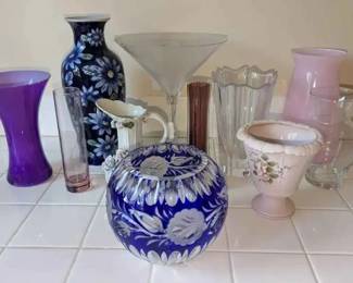 BO250Assorted Vases