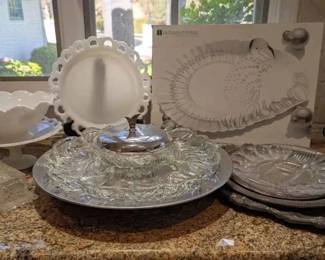 BO106Lazy Susan Party Tray, Milk Glass And More Party Trays