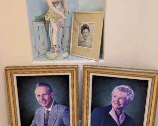 BO279Bisque Porcelain Statue And Frames