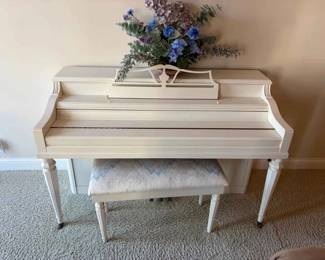 BO149VAntique White Wurlitzer Piano