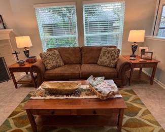 Broyhill 7’ sofa