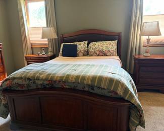 Matching Bedroom suit (no Mattress)