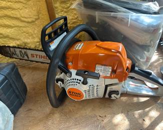 Stihl MS 251 C Gas Chainsaw with Stihl Bar This Stihl MS 251 C gas chainsaw features the classic orange and white Stihl housing with the "STIHL MS 251 C" model badge clearly visible on the recoil starter cover. The saw comes with a Stihl-branded guide bar and chain installed, and the housing shows clean condition with minimal scuffing. The Stihl MS 251 is a popular mid-range homeowner and farm chainsaw known for reliable starting and solid cutting performance on firewood, storm cleanup, and property maintenance. Working condition not confirmed — sold as found.