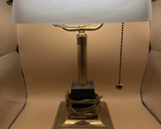 Desk lamp