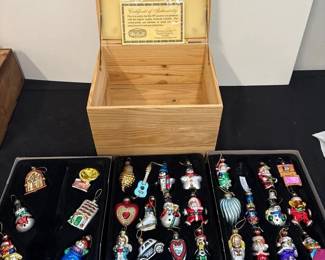 Thomas Pacconi Classic Ornaments
