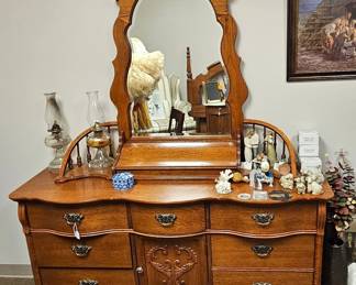 Great dresser!