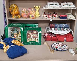 Santa's Best Christmas Classics Christmas Village pieces