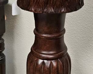Pedestal piece