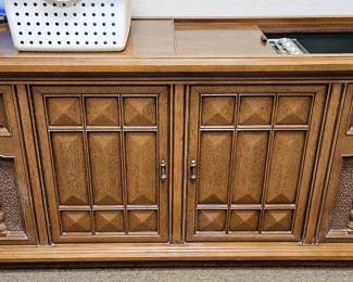 Cool retro stereo cabinet