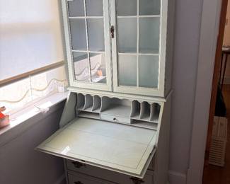 Vintage dresser/desk