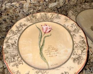 Toile decorative plate with tulip design, wall mount