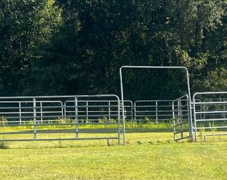 16 panel + gate 60’ round pen galvanized! 